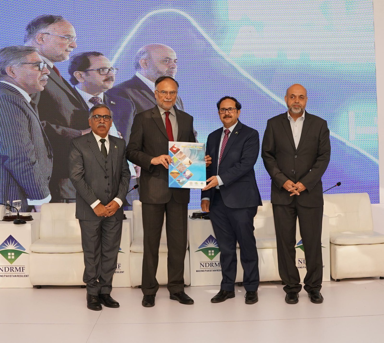 The NatCat Risk Atlas presented on stage at its launch